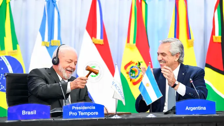 Los presidentes de Brasil y Argentina, Lula da Silva y Alberto Fern&aacute;ndez en una sesi&oacute;n del Mercosur. MERCOSUR