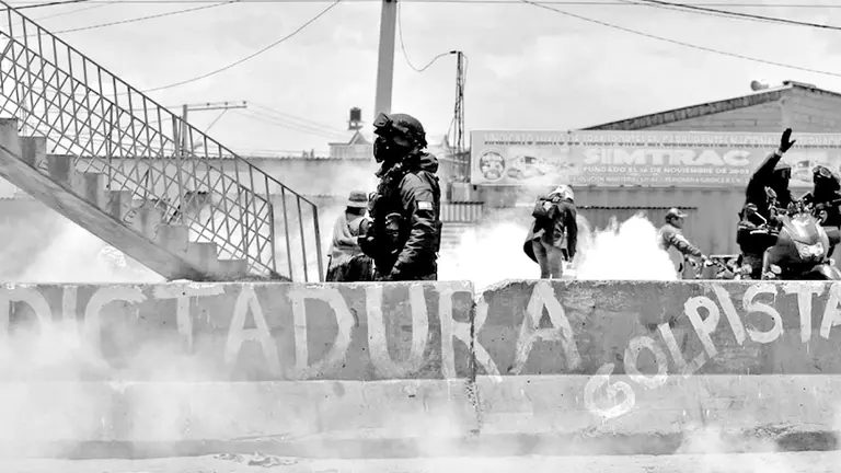 Fuerzas del orden reprimieron las protestas en octubre de 2003./ LA TINTA