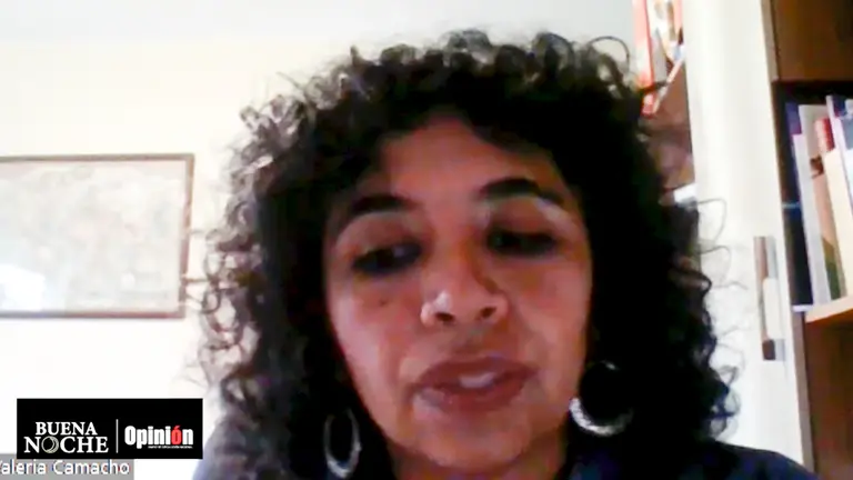 La doctora en Buena Noche de Opini&oacute;n da recomendaciones. CAPTURA DE VIDEO