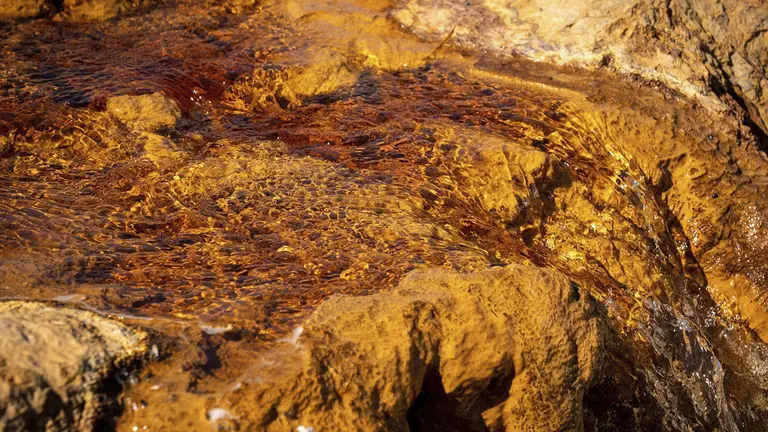 &Uacute;nico, tanto desde el punto de vista paisaj&iacute;stico como medioambiental, as&iacute; es el 'Paisaje Protegido' del r&iacute;o Tinto, en la provincia de Huelva, cuya similitud con el planeta Marte. Imagen de archivo./ EFE