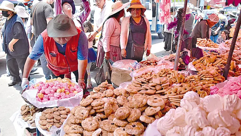 Venta de urpus en la feria de Todos Santos./ NO&Eacute; PORTUGAL