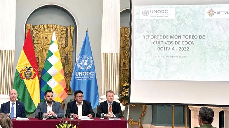 Las autoridades del Gobierno y de la UNODC, en la presentaci&oacute;n del informe./ ABI