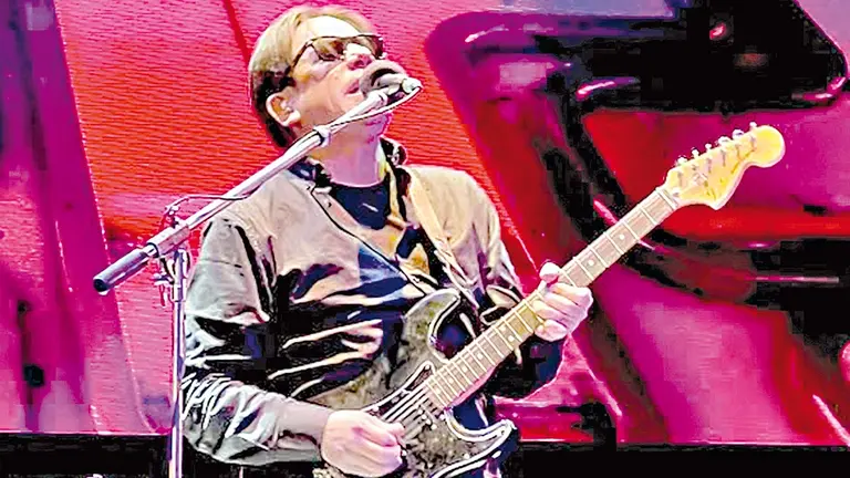 Rodrigo Villegas, un compositor, guitarrista y cantante de rock boliviano./ CORTES&Iacute;A