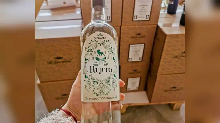 Una botella de singani