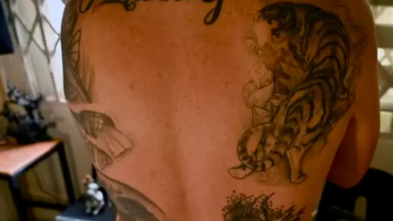Los miembros de bandas criminales en Ecuador optan por tatuar leones, tigres y lobos, as&iacute; como armas de fuego y l&aacute;grimas en sus cuerpos. tomada de infobae