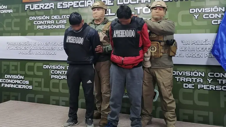 Lo sujetos fueron presentados este lunes por la Polic&iacute;a./ TOMADA DE ERBOL