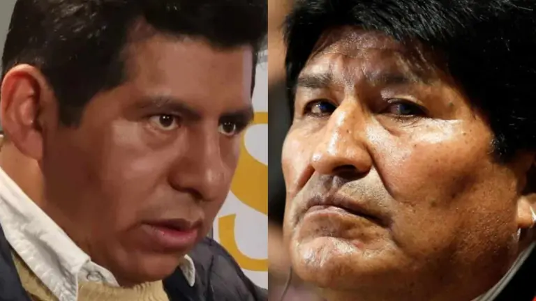 El vocal Tahuichi Tahuichi (i) y Evo Morales.