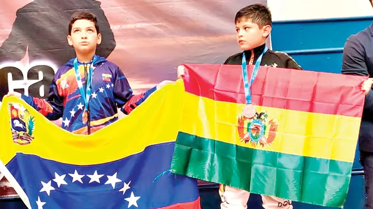 Felipe Zegarra, medallista nacional en sable y Sub 11./  PRENSA ESGRIMA