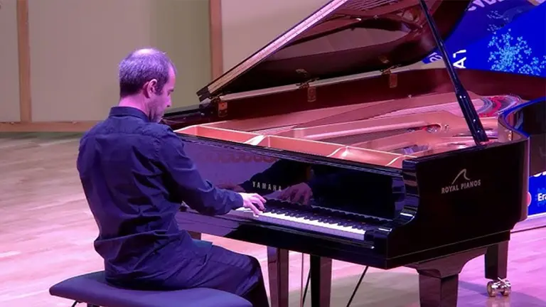 Juan Pablo Andrade en un recital de piano de la Universidad de Costa Rica en junio de 2023. Video de YouTube de la Escuela de Artes Musicales UCR