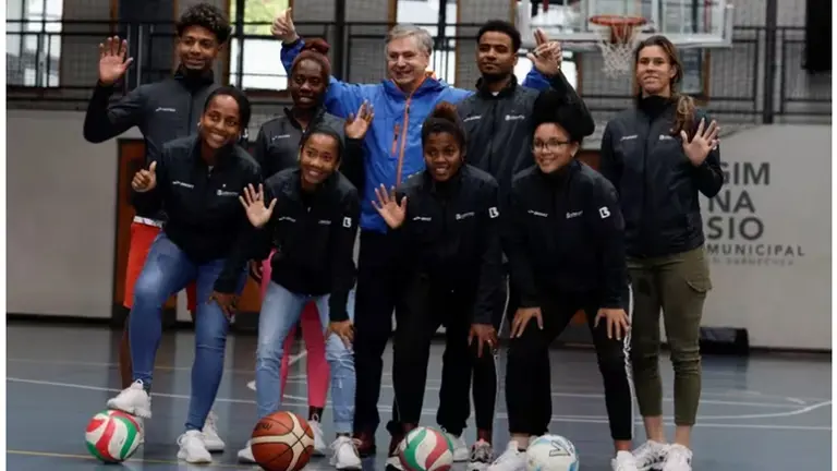 Los deportistas ya comenzaron a entrenar en instalaciones deportivas de la comuna de Lo Barnechea, en Santiago./  TOMADA DE INFOBAE