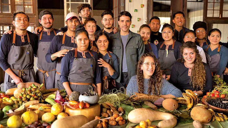 El viaje gastron&oacute;mico  de Virgilio Mart&iacute;nez y Marsia 
Taha a la Amazon&iacute;a para 
explorar los sabores de la selva./ SARA ALIAGA-EL PA&Iacute;S