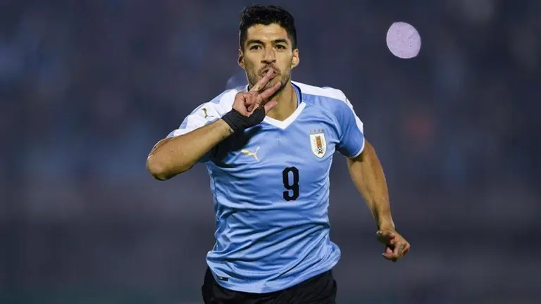 Luis Su&aacute;rez, con la casaca de Uruguay./ SPORT
