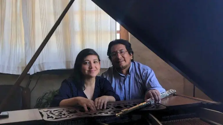 Aleyda &Aacute;lvarez y Guillermo Luna en la fotograf&iacute;a promocional de su concierto en el Palacio&nbsp;Portales.  Fotograf&iacute;a: LunAlva