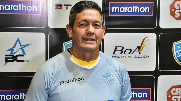 El DT cochabambino Mauricio Soria, ya con la casaca de Aurora. DICO SOL&Iacute;S