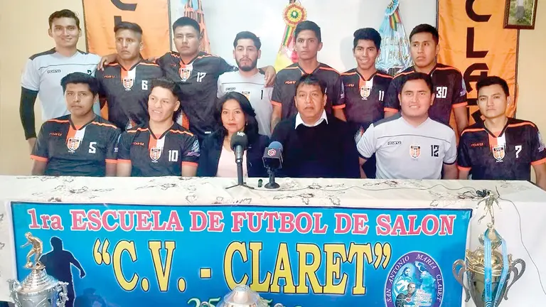 Una imagen del equipo de Claret que jugar&aacute; el ascenso indirecto por la Liga Nacional de Futsal./  ANDR&Eacute;S PACHECO PERIODISTA