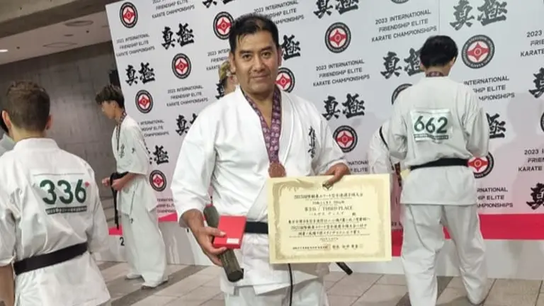 El boliviano Diego Mejia, ganador del bronce en Tokio. Karate Kyokushin - Ichigeki IKO Bolivia