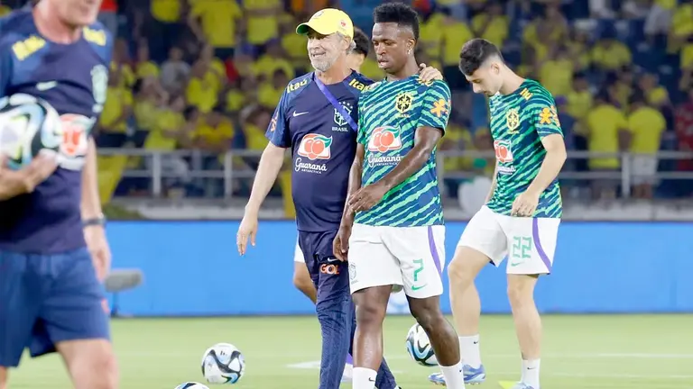 El delantero Vinícius Jr se lesionó ante Colombia./ EFE
