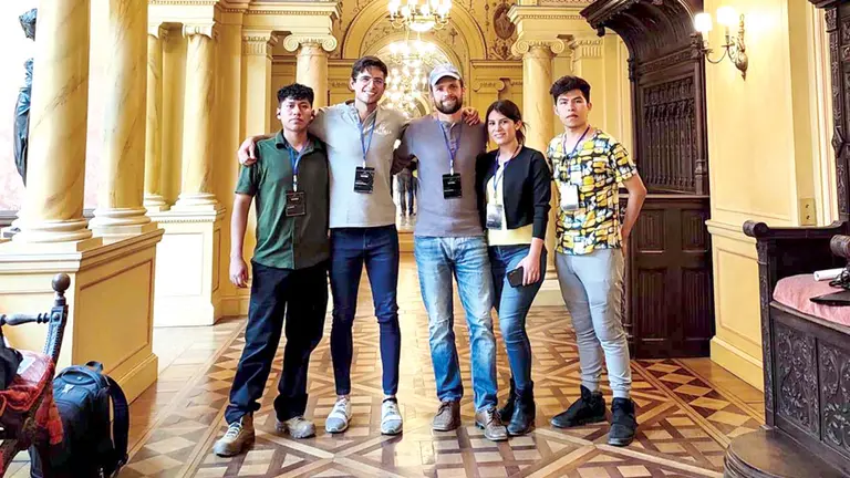 Integrantes de una de las cuatro startups seleccionadas. /  FUNDACIÓN PATIÑO