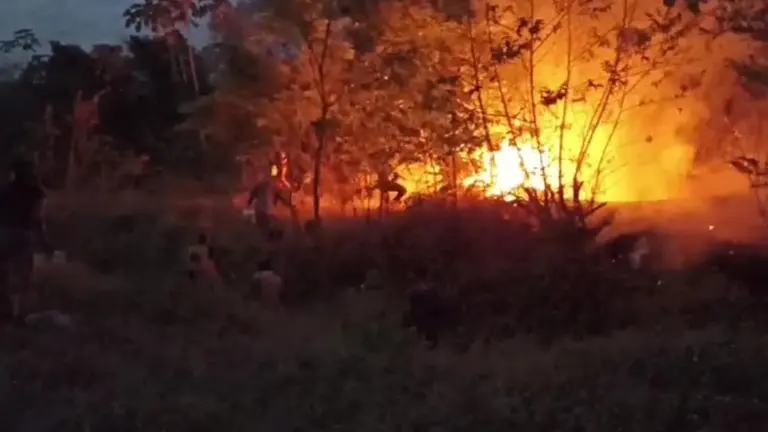 Pobladores de Rurrenabaque piden ayuda entre l&aacute;grimas, fuego arrasa con todo