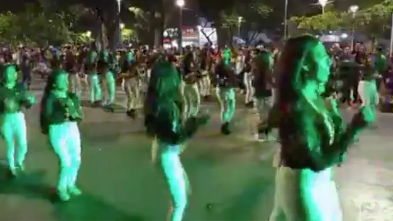 UMSS: Convite de la Entrada Universitaria Nacional re&uacute;ne a cientos de la Llajta./ Captura UMSS