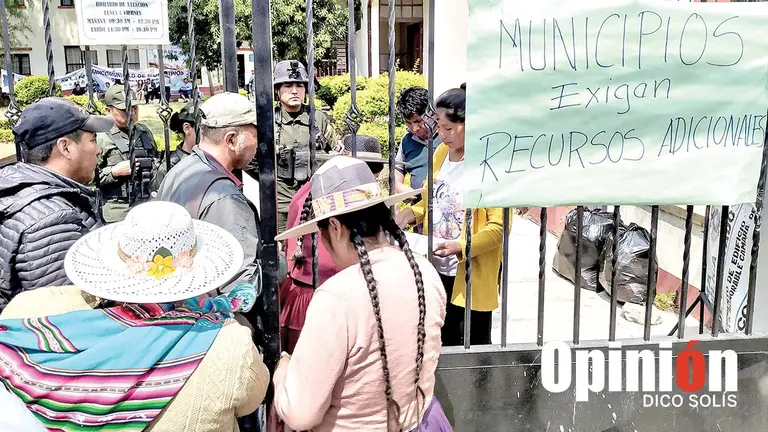 La vigilia qua hasta este 20 de noviembre se manten&iacute;a en la Brigada Parlamentaria de Cochabamba./ DICO SOL&Iacute;S