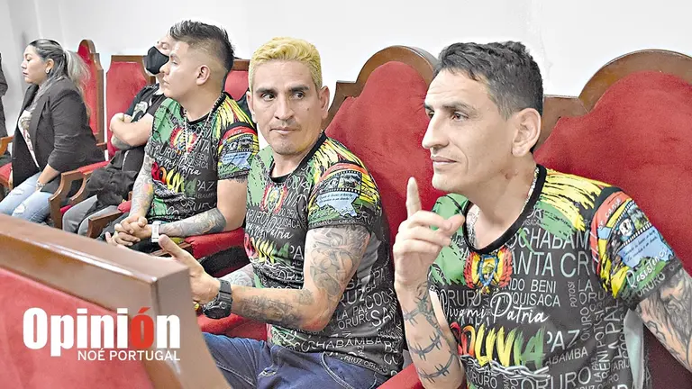 Los integrantes de la RJC en el Sal&oacute;n Rojo del Tribunal de Justicia de Cochabamba./ FOTOS: NO&Eacute; PORTUGAL