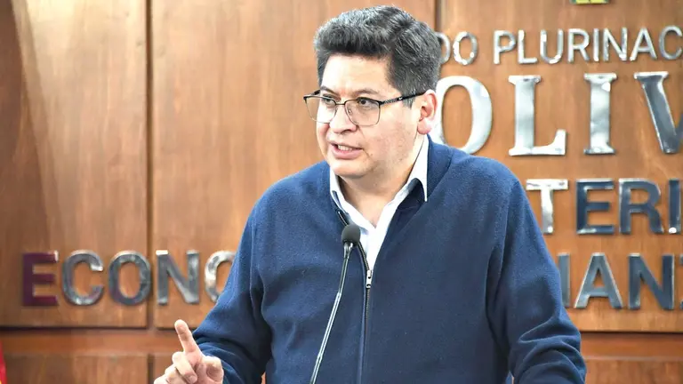 El ministro Marcelo Montenegro en conferencia de prensa./ ABI