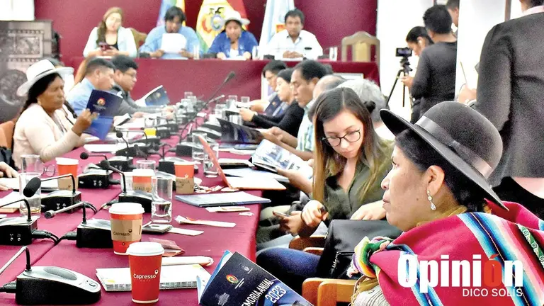 Parlamentarios durante una sesión, este 27 de noviembre./ DICO SOLÍS