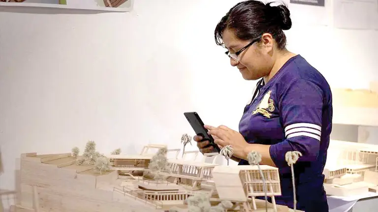 Las maquetas arquitect&oacute;nicas que conforman la exhibici&oacute;n./ mARTadero