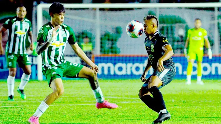 Incidencias del partido entre Oriente Petrolero vs Vaca Diez, jugado en el estadio Ramón Aguilera Costas./ APG