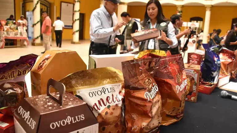 Panetones y roscas navide&ntilde;as autorizadas por el Senasag. NO&Eacute; PORTUGAL