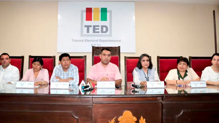Los vocales del Tribunal Supremo Electoral en una conferencia psada./ TSE