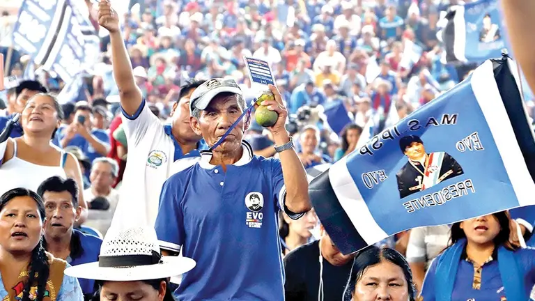 Militantes del MAS en el congreso de Lauca Ñ./ ARCHIVO