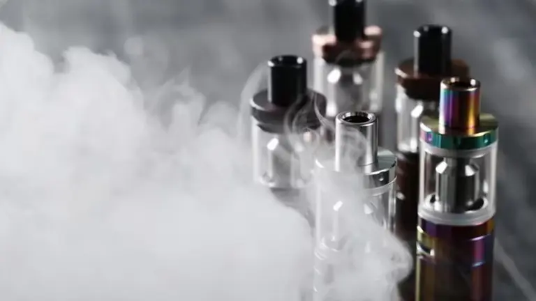 Imagen ilustrativa del vapeo./ FREEPIK