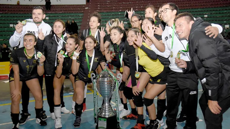San Martín de Cochabamba se coronó campeón de la Liga Superior de Voleibol (rama femenina)./ APG