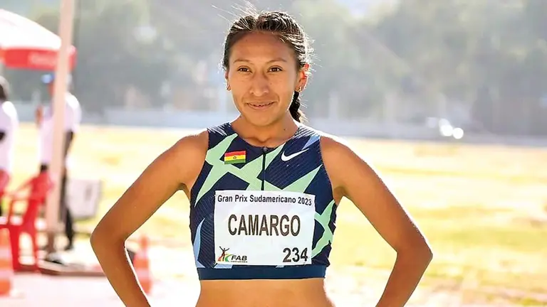 Jhoselyn Camargo, la fondista que desaf&iacute;a las normas y hace escuchar su voz ./ ARCHIVO