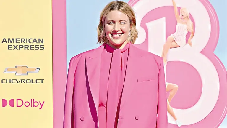 Greta Gerwig, directora de "Barbie", en el lanzamiento de la pel&iacute;cula./ VOGUE ESPA&Ntilde;A