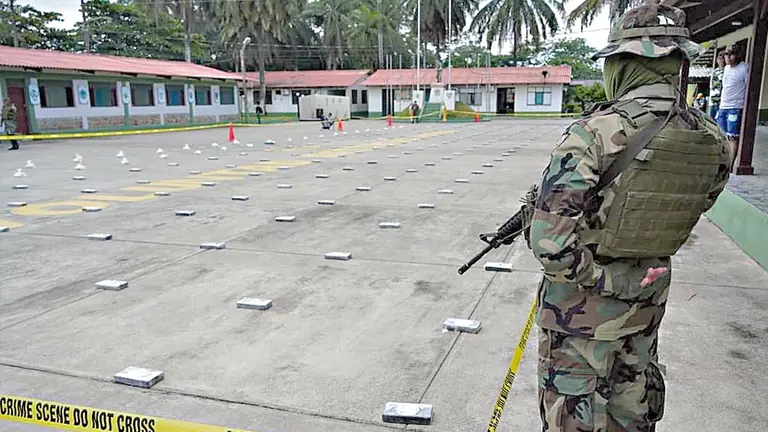 Los paquetes de droga secuestrados en los operativos./ FACEBOOK EDUARDO DEL CASTILLO
