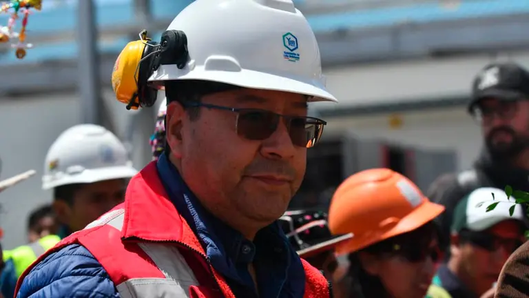 El presidente del Estado, Luis Arce, en la inauguraci&oacute;n de la planta de litio en Colcha. APG