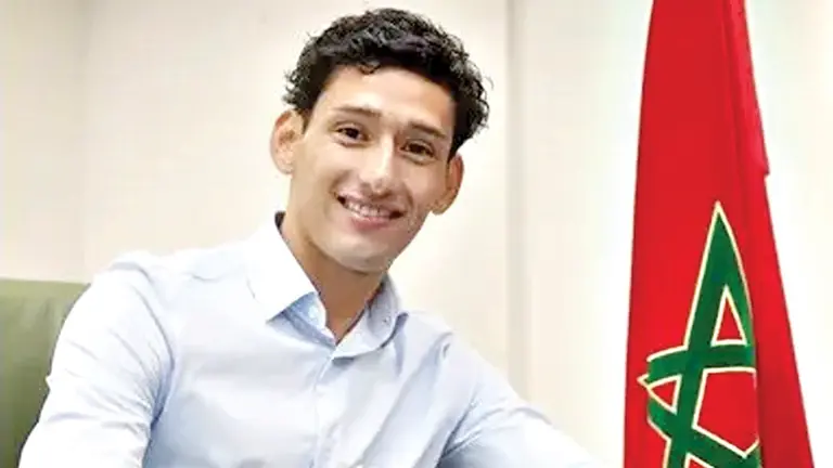 V&iacute;ctor &Aacute;brego firm&oacute; contrato en Marruecos./ RAJA CASABLANCA