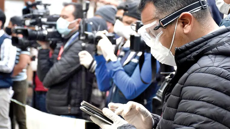 Periodistas de diferentes medios realizan cobertura en Cochabamba./ DICO SOL&Iacute;S