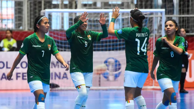 Jugadoras de la selecci&oacute;n boliviana en un torneo pasado./ CONMEBOL