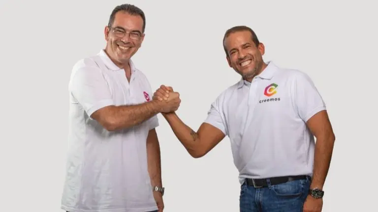 Mario Aguilera (i) y Luis Fernando Camacho, m&aacute;ximas autoridades de la Gobernaci&oacute;n de Santa Cruz. LA RAZ&Oacute;N