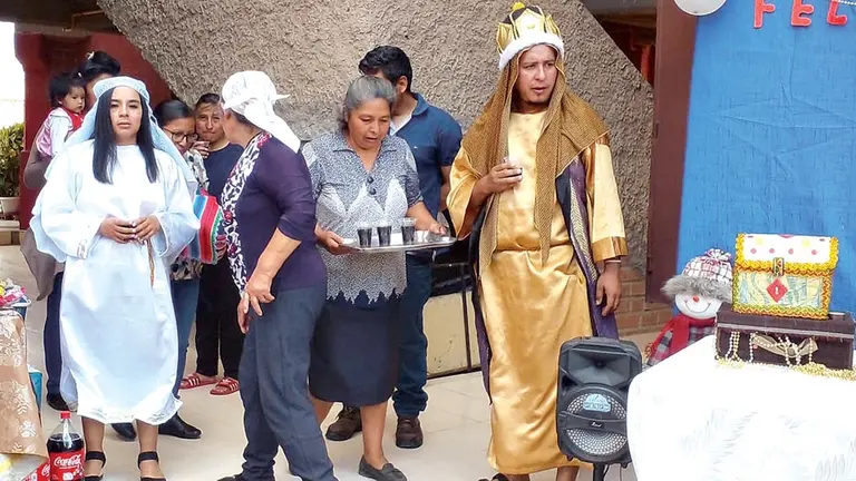 Vecinos realizan la escenificación por el Día de Reyes./ RUTH ALBORNOZ