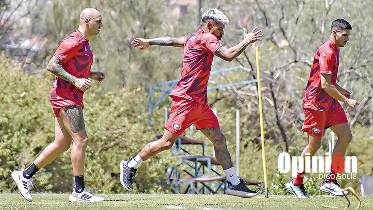 Una imagen del primer d&iacute;a de pretemporada, que Wilstermann llev&oacute; adelante en su complejo de Alalay./ DICO SOL&Iacute;S