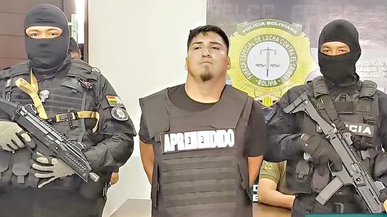 Iver Rolando R.M., vinculado a una organizaci&oacute;n criminal./ COMANDO DE LA POLIC&Iacute;A DE SANTA CRUZ