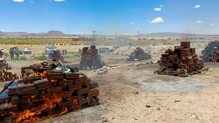 La FELCN destruye las 8,6 toneladas de cocaína incautados en Oruro./ OXIGENO.BO ARCHIVO