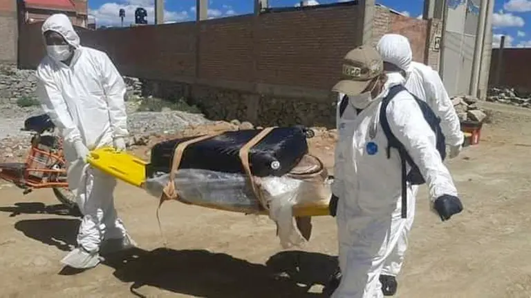 Encuentran el cuerpo de un hombre dentro de una maleta en Oruro./ FACEBOOK RADIO SAN GABRIEL BOLIVIA