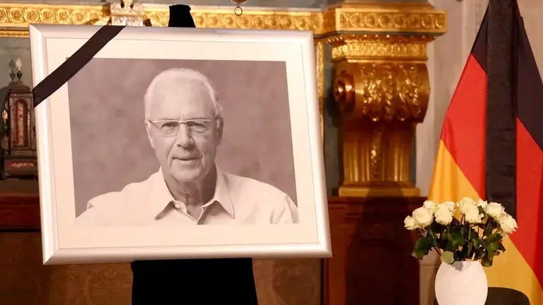 El libro de condolencias por el fallecimiento de Franz Beckenbauer en Múnich./ EFE