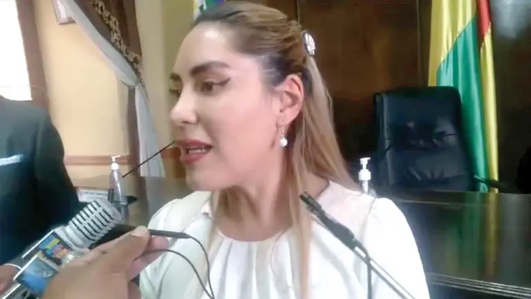 La alcaldesa interina, Mayra Churata./ ERBOL